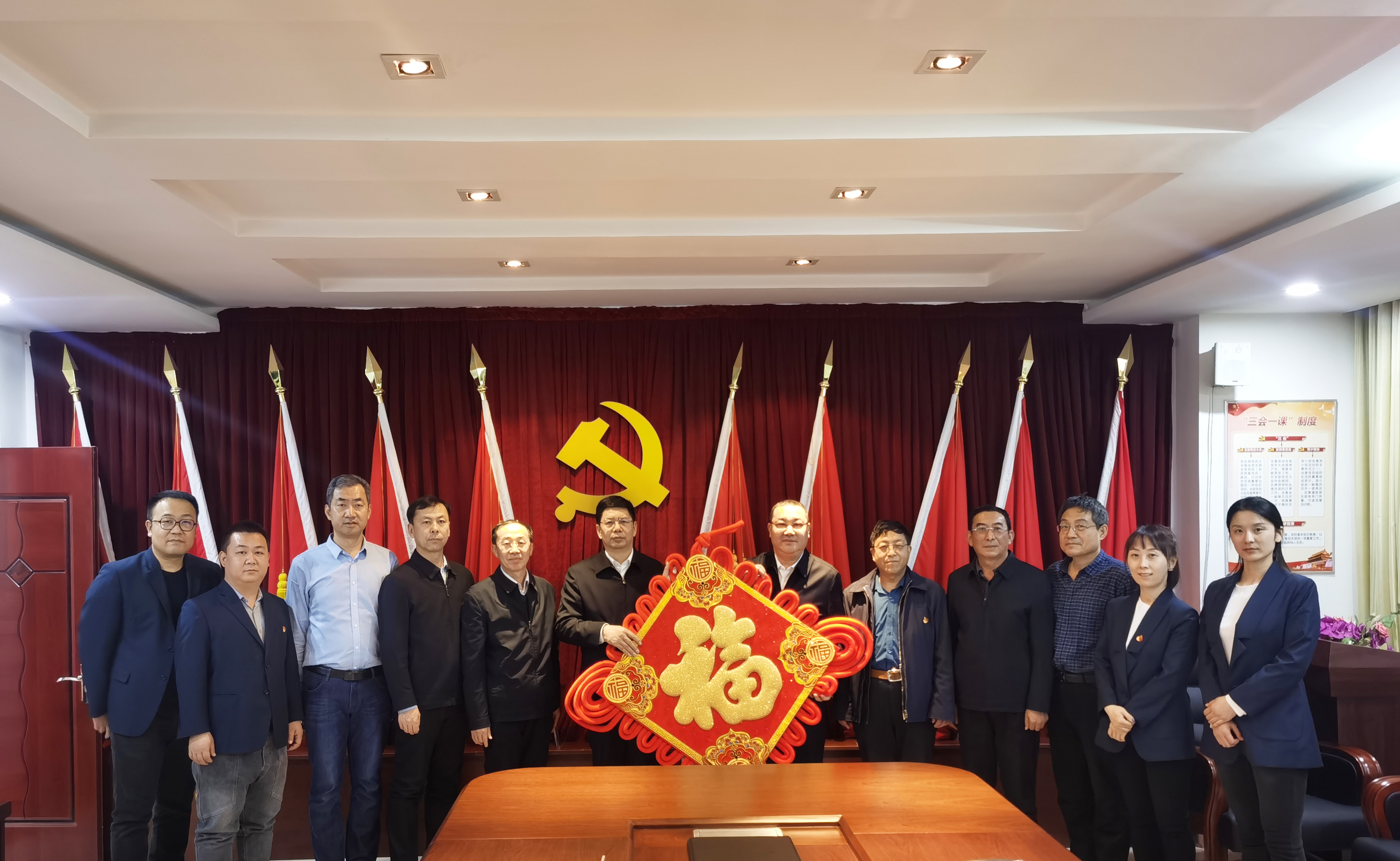 自治區(qū)政協(xié)副主席、工商聯(lián)主席安潤生等領導蒞臨協(xié)會慰問指導